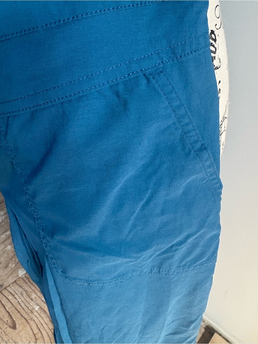 prAna Bliss Capri pant VGUC yoga activewear Medium Blue-Green - Picture 5 of 8